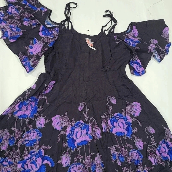 FREE PEOPLE Size 0 Black floral cold shoulder Mini Dress Flutter Sleeve Festival - Picture 5 of 11